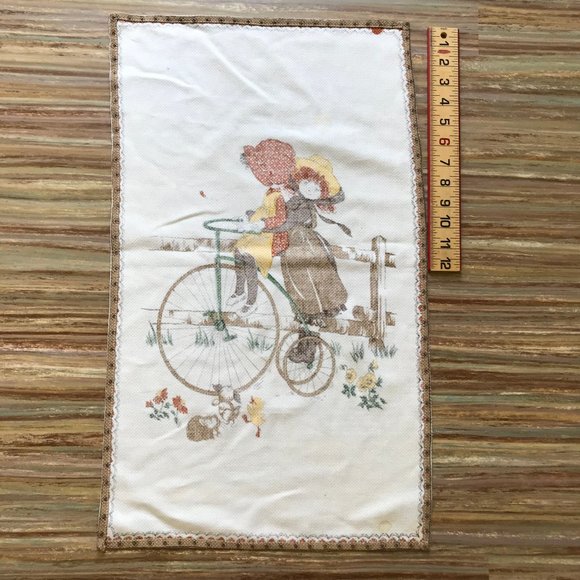 Holly Hobbie Style 70s Kitchen Tea Towel Prairie Bonnet Girl with Tricycle Bike - Picture 5 of 5